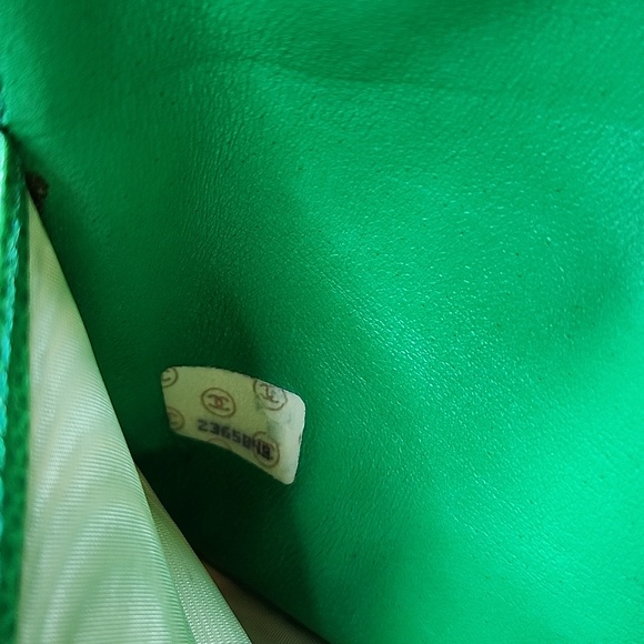 Authentic CHANEL big wallet with gold hardware pre-owned green - Picture 6 of 11